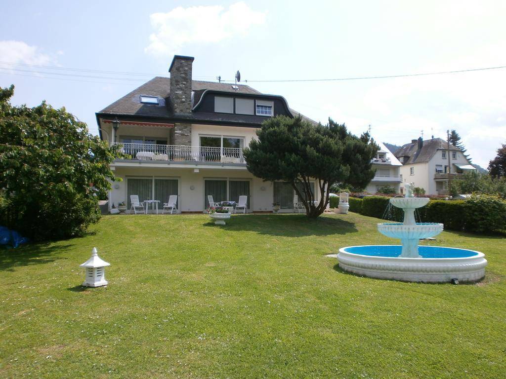 Gaestehaus Lohmann Hotel Bullay Buitenkant foto